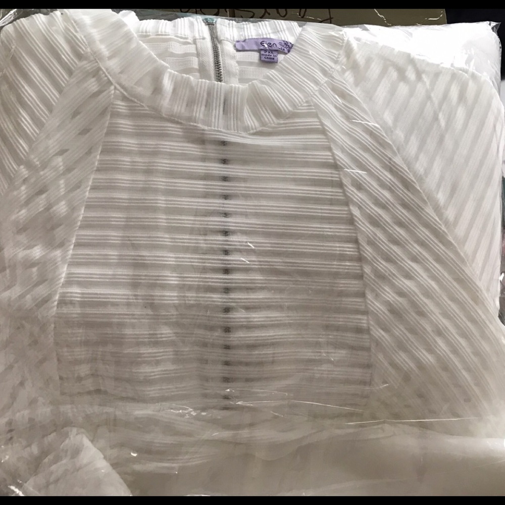 1X-White Mermaid Hem Bell Sleeve Dress - Picture 4 of 8